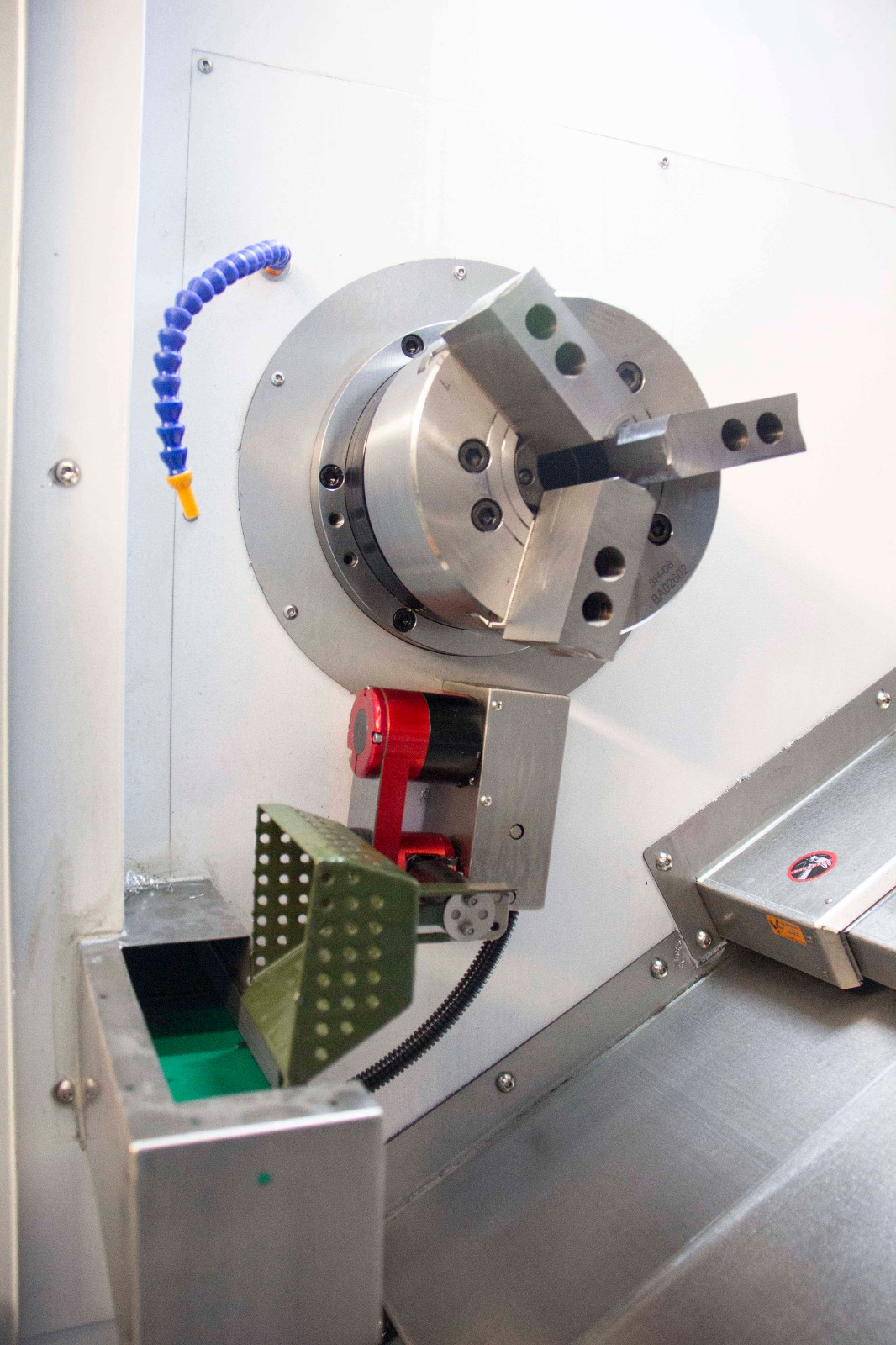 5246YT雙主軸動力刀塔機接料器